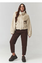  jasje model 220779 Makadamia 